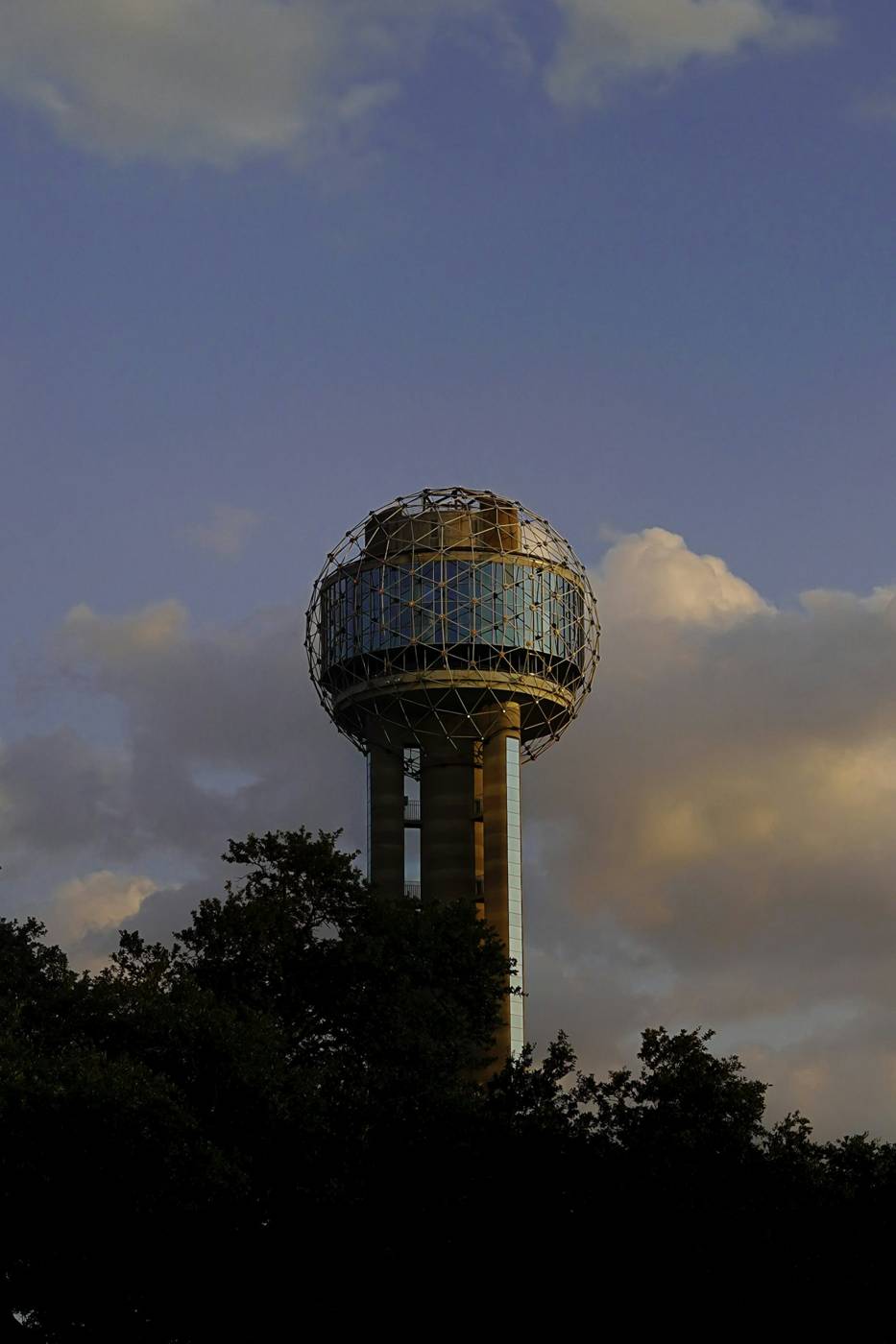 Reunion Tower in Dallas at sunset